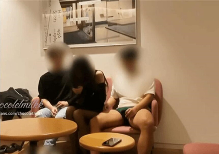 黑丝长腿-酒店3P-玩到4P[1v/583M]