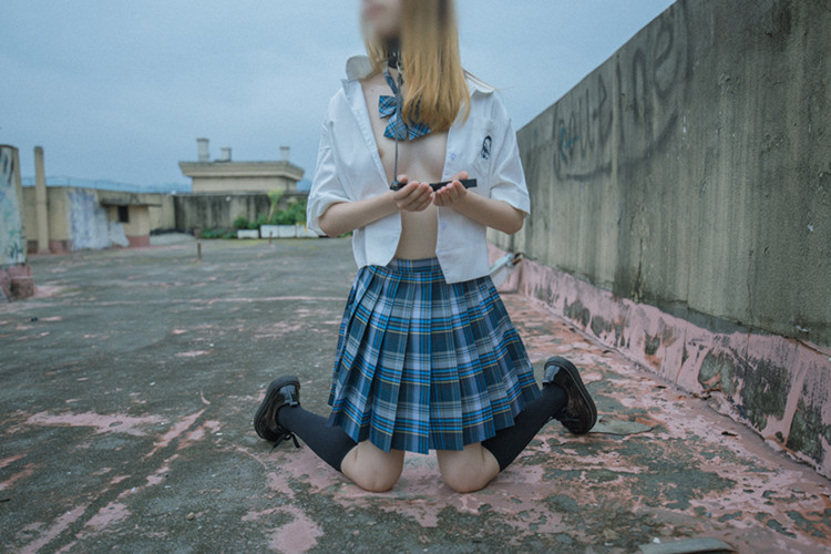 鹿初少女-五套合集 [223P+2V/1.57G]